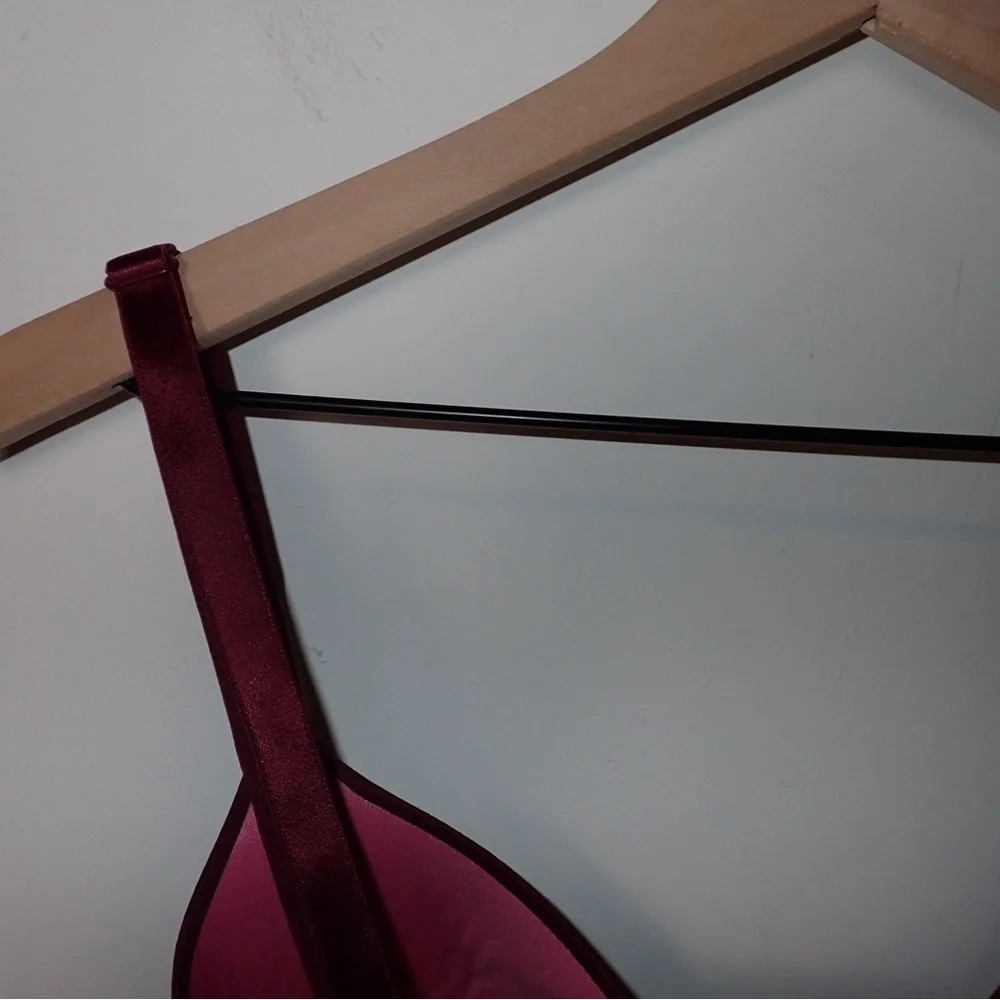 Victoria’s Secret PINK Maroon Underwire T Shirt Bra size 36D
